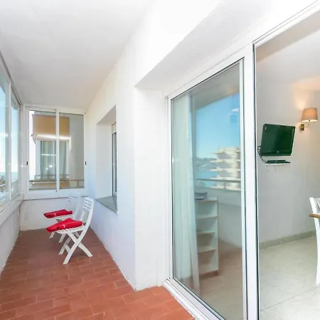 Center-17 By Interhome *